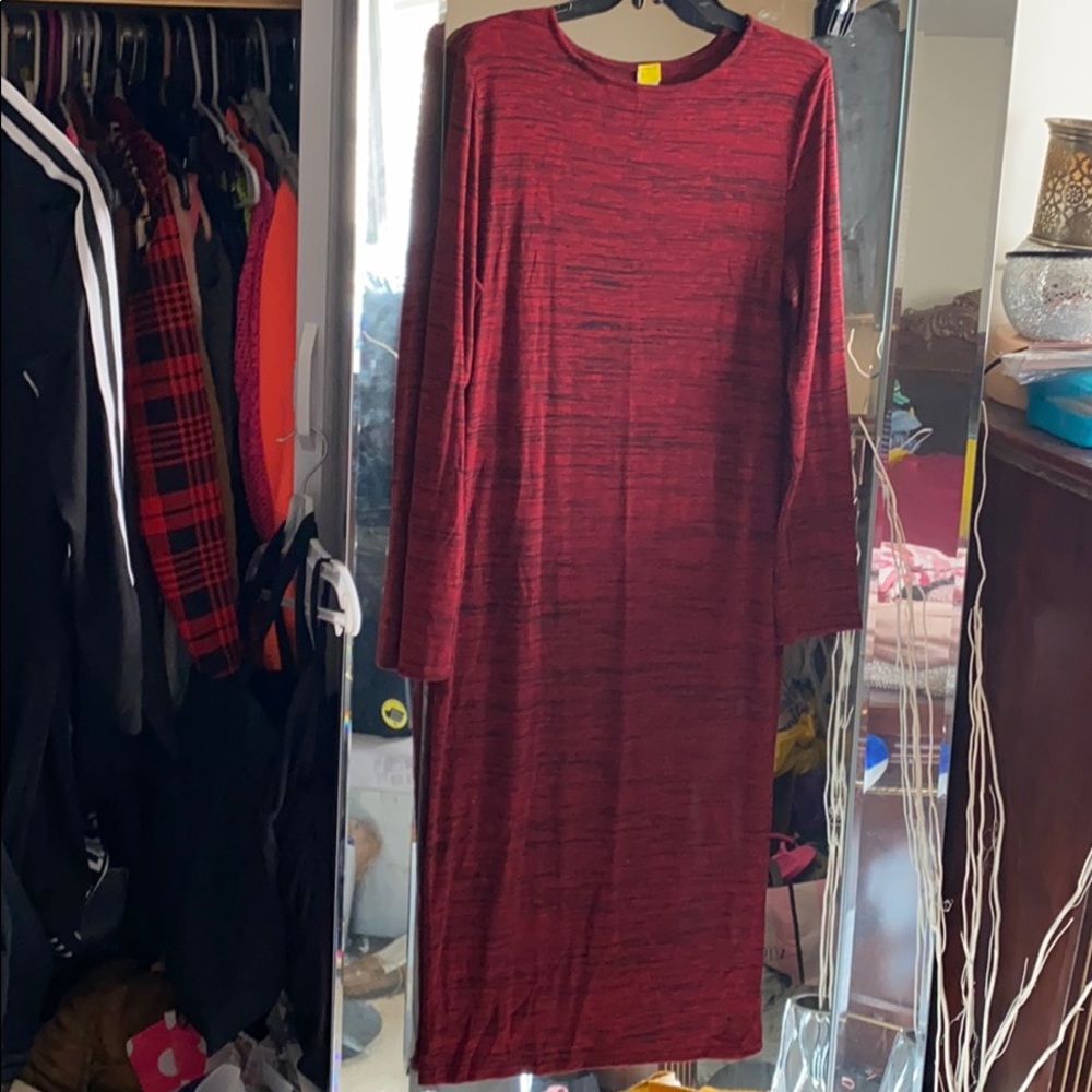DRESS